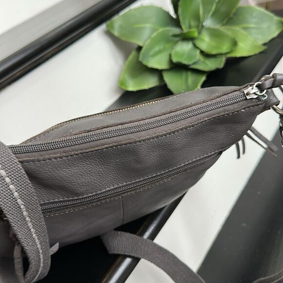 The Sak genuine leather crossbody shoulder Handbag purse neutral grey - Picture 6 of 9